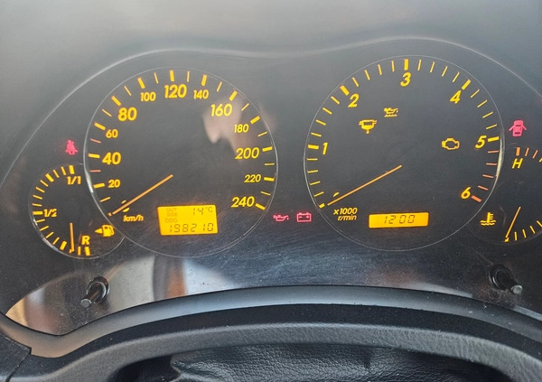 Toyota Avensis cena 14700 przebieg: 190000, rok produkcji 2006 z Działoszyce małe 79